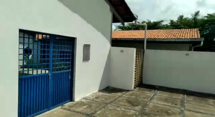 Escola abandonada