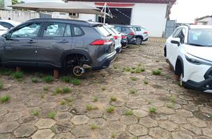 Fake News: imagens de carros sem pneus não são de loja em Teresina (Foto: Divulgação)