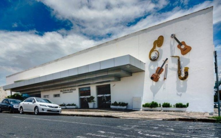FMC abre vagas para cursos de música