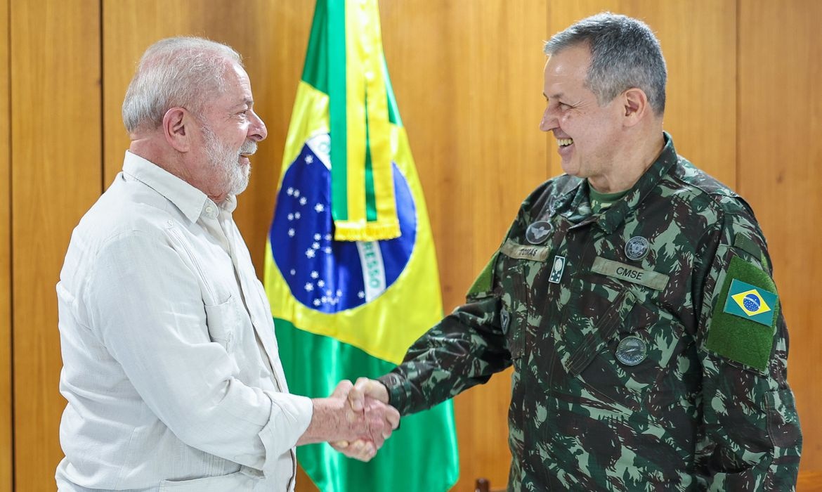 General Tomás Miguel Ribeiro Paiva assume comando do Exército