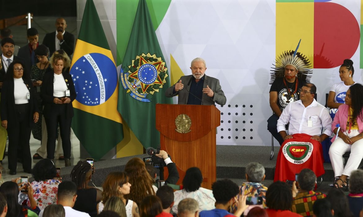 Lula cria o Conselho de Participação Social para reabrir diálogo com movimentos