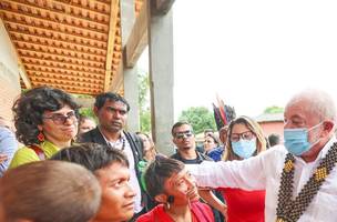 Lula em visita ao Território Yanomami (Foto: Ricardo Stuckert)