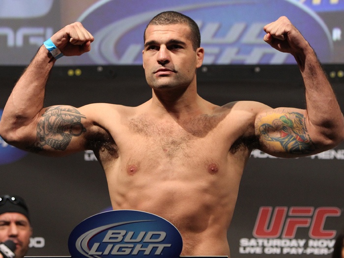 Lutador Maurício Shogun se aposenta do MMA profissional com derrota