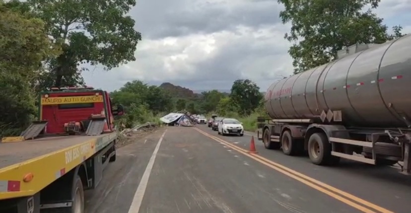 Motorista de caminhão morre em acidente no Piauí