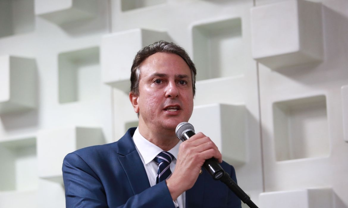 O aumento é estabelecido pelo FUNDEB