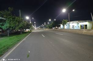 O pedestre atravessava a via fora da faixa quando foi atropelado (Foto: Reprodução)