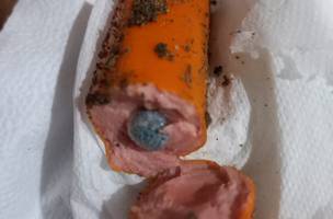 O veneno é colocado dentro de comida (Foto: Divulgação)