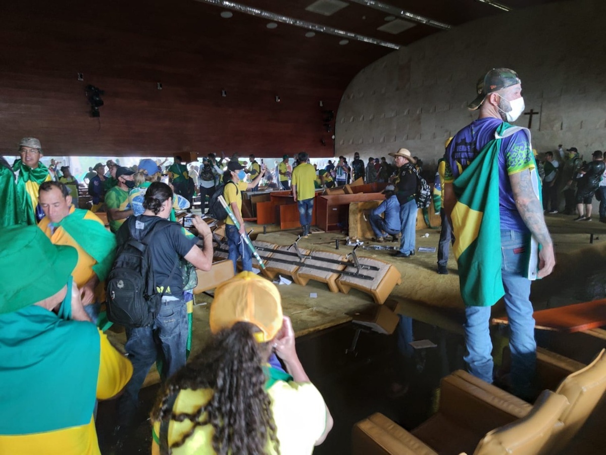 Os bolsonaristas ignoraram o ministro, invadiram o Congresso e pedem prisão de Lula