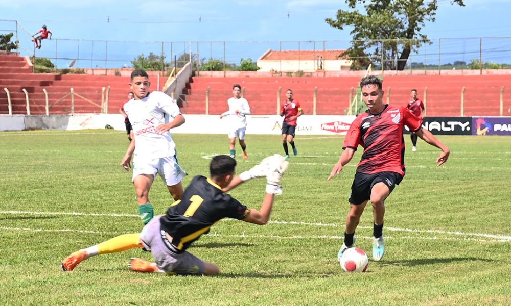 Picos sofreu goleada de Athletico Paranaense