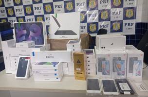 PRF apreende mais de R$ 560 mil em aparelhos eletrônicos ilegais na cidade de Piripiri (Foto: PRF/Divulgação)