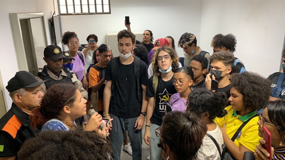 Protesto na UFPI ocorre na manhã desta terça-feira