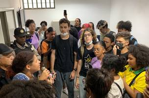 Protesto na UFPI ocorre na manhã desta terça-feira (Foto: Pedro Melo)