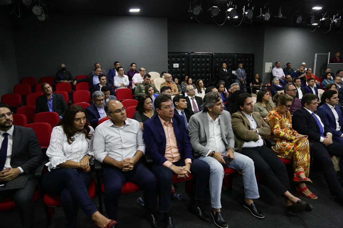 Reunião aconteceu na manhã desta quinta-feira