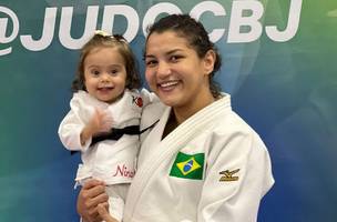 Sarah Menezes e filha Nina Menezes (Foto: Reprodução/instagram)