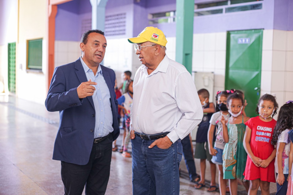 Secretário de Educação Nouga Cardoso e Prefeito Dr. Pessoa