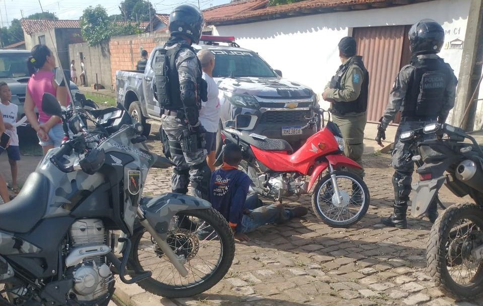 Suspeitos de assalto são presos na zona Norte