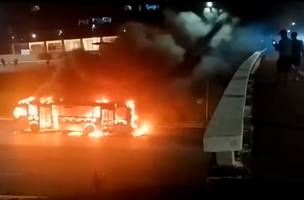 Vandalismo em Brasília (Foto: Band TV/Reprodução)
