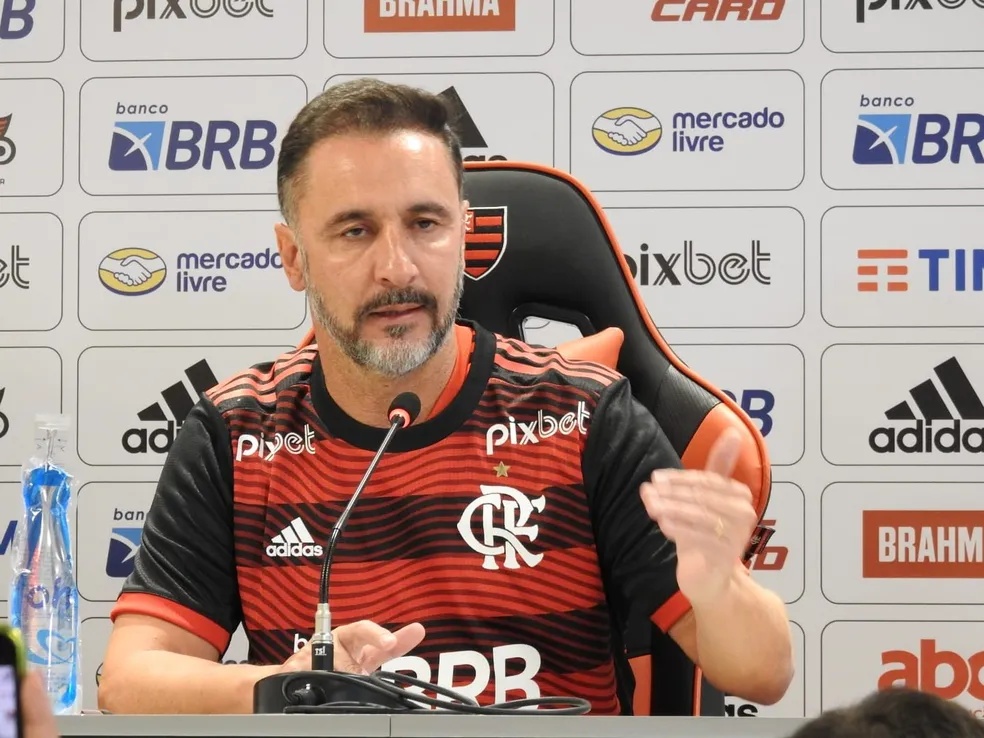 Vitor Pereira é apresentado como técnico do Flamengo