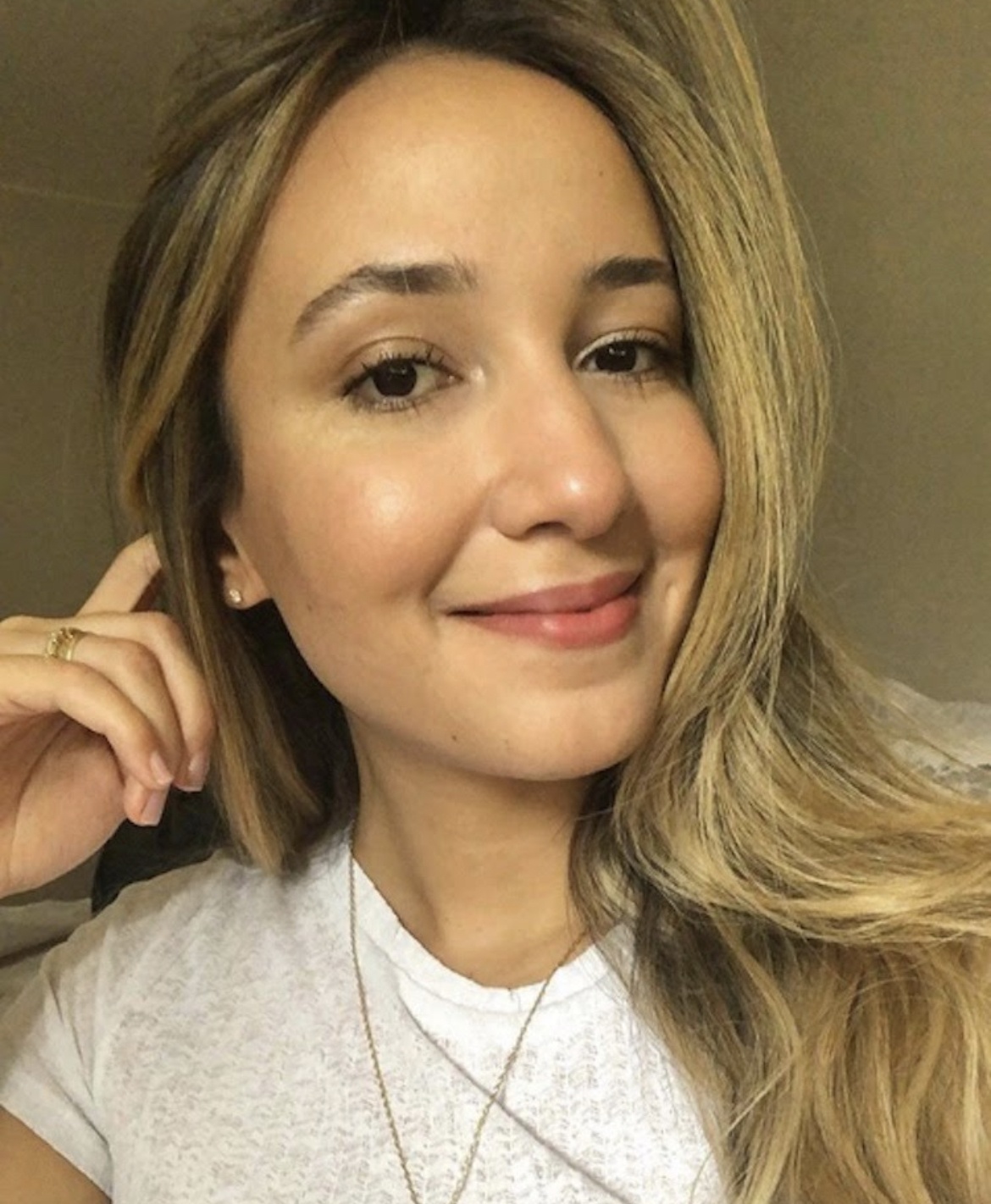 Iasmin, arquiteta, está no lugar errado (o carguinho não Câmara Distrital) ou escolheu o curso que não “rende”, financeiramente.