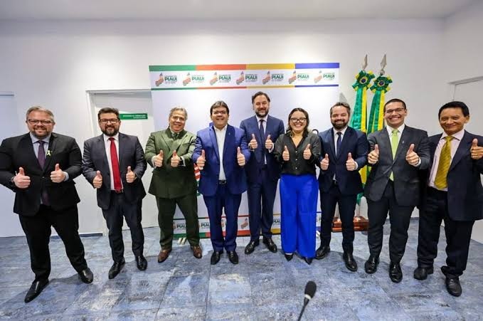 Rafael e auxiliares (até Marcelo Noleto, secretário de Governo) em aventuras no exterior vendendo a ideia do hidrogênio verde