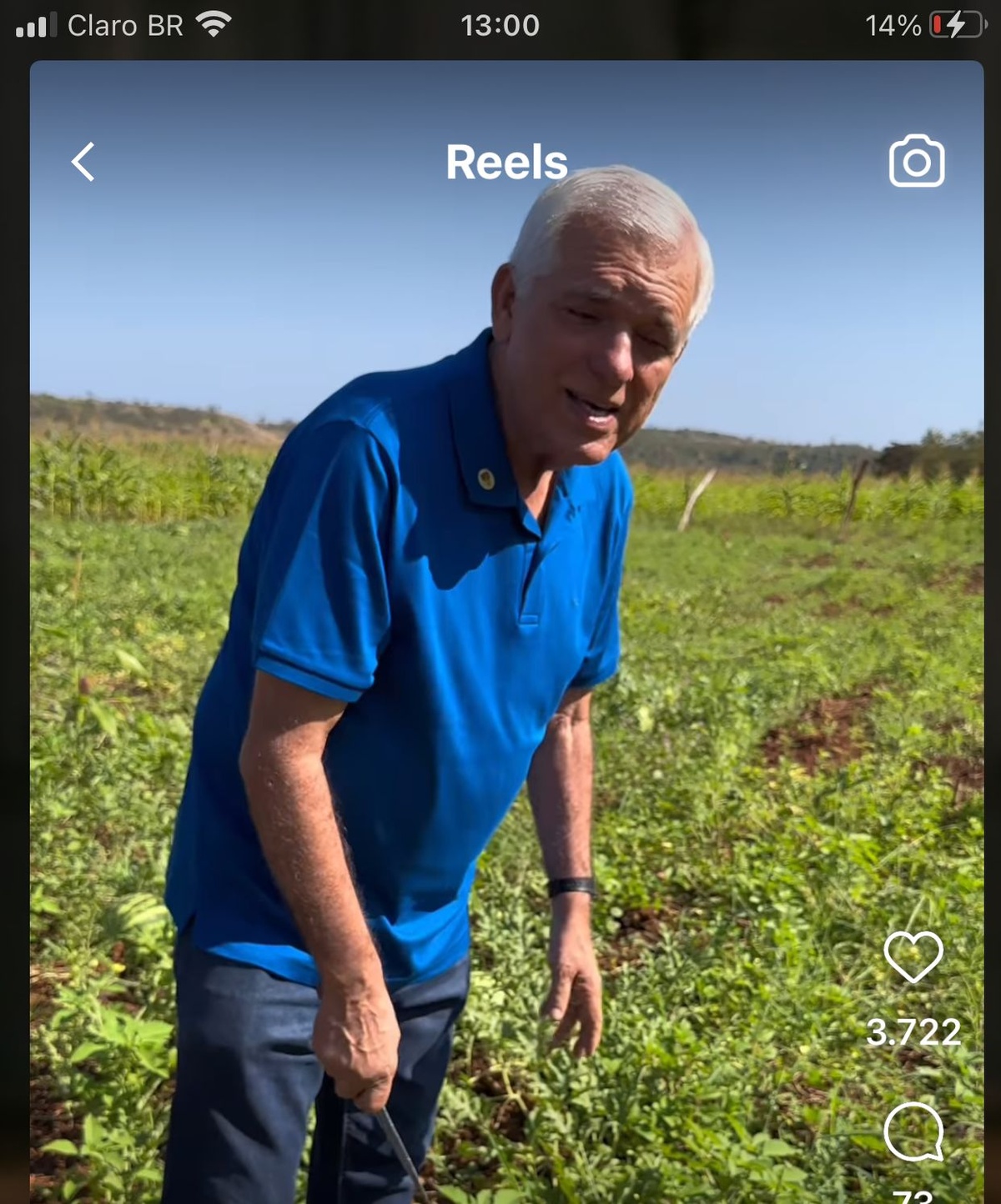 Themisrocles na roça. Ele nem precisa abaixar-se. A pose ai, apontando para a melancia é só para a foto