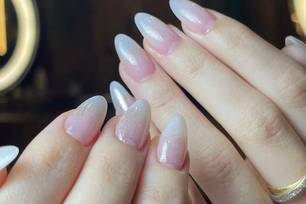 Alongamento de unhas