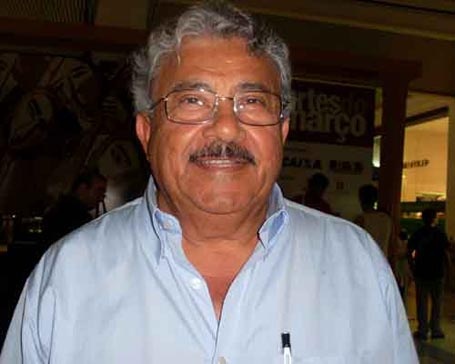 Fernando Oliveira, um dos mais antigos funcionários do Grupo Claudino, deve estar sendo substituído da direção do Teresina Shopping