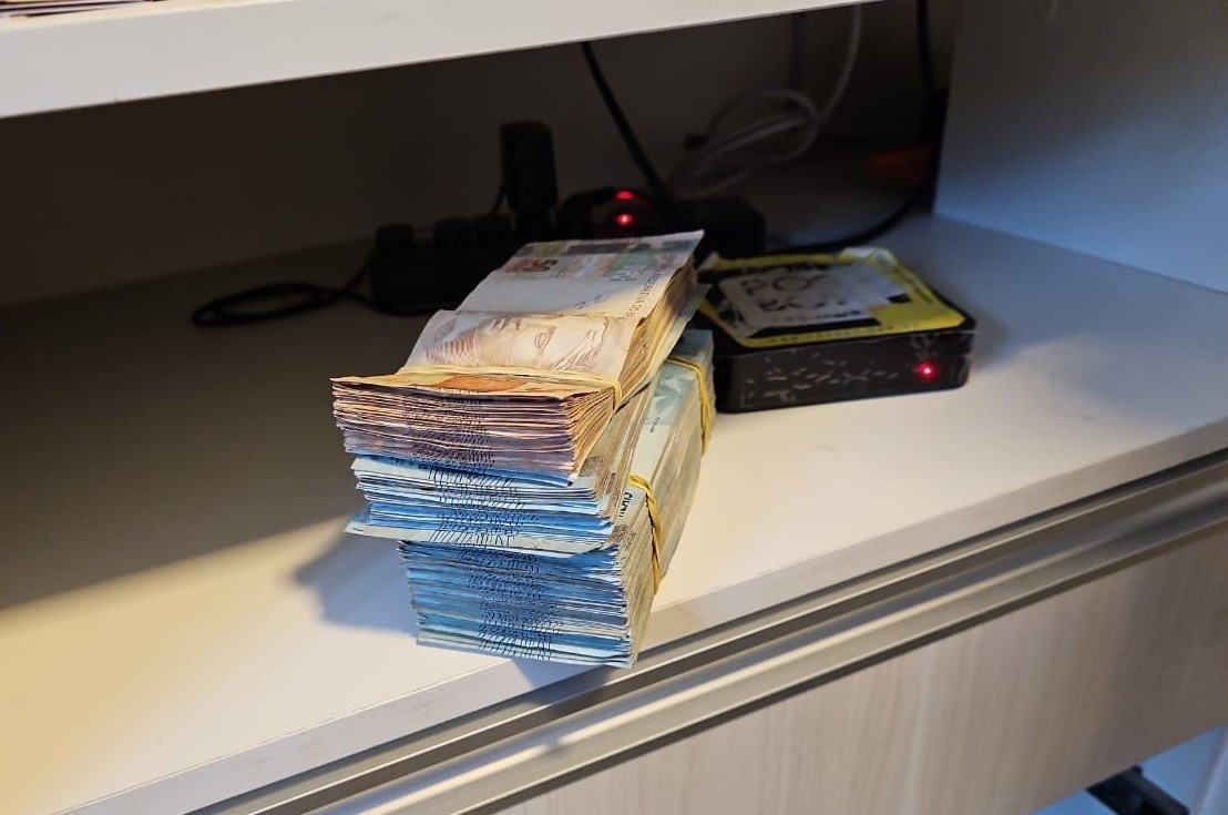 Grande quantidade de dinheiro foi apreendida
