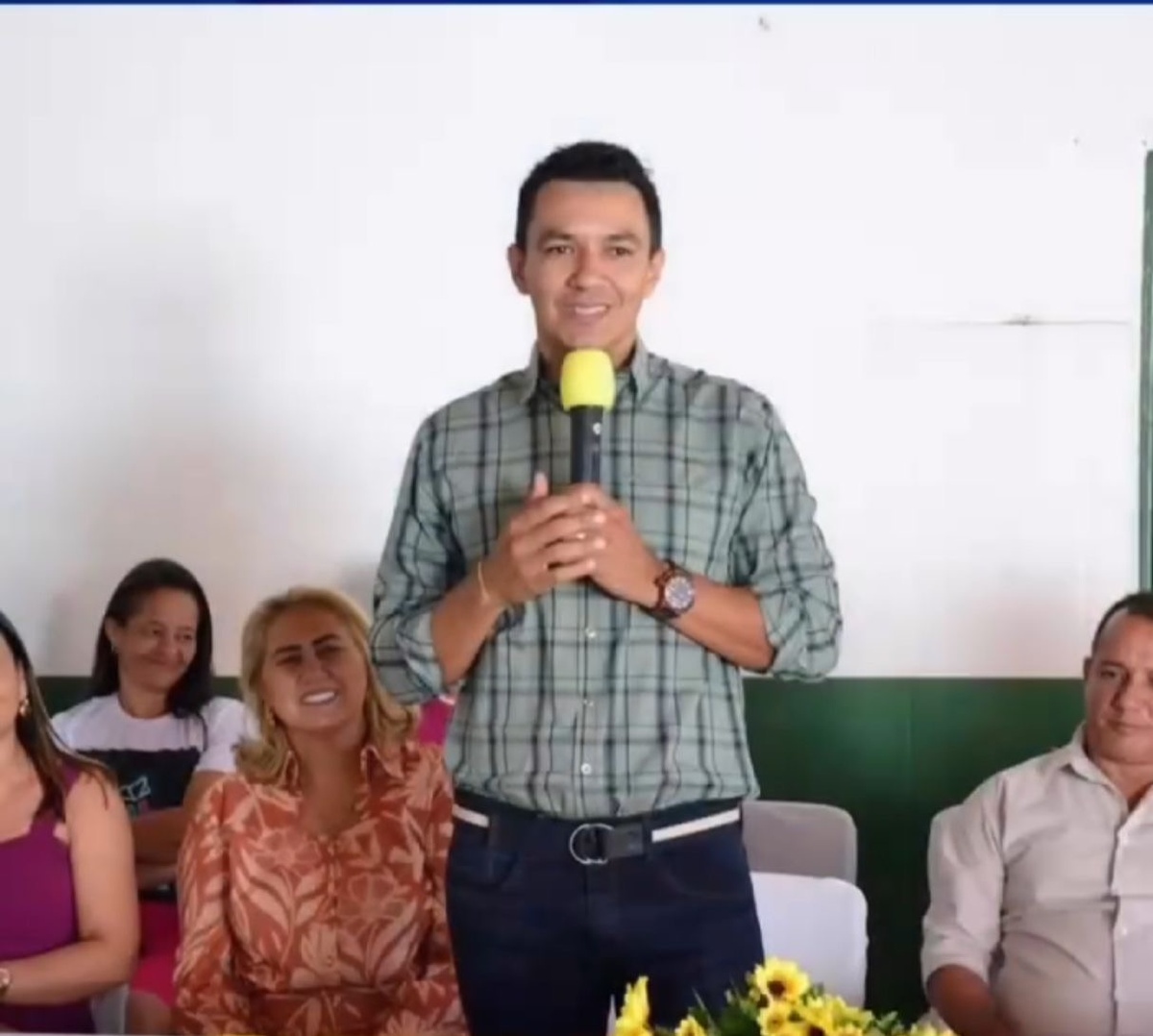 Prefeito Moreninho e o descaso na gestão de Avelino Lopes