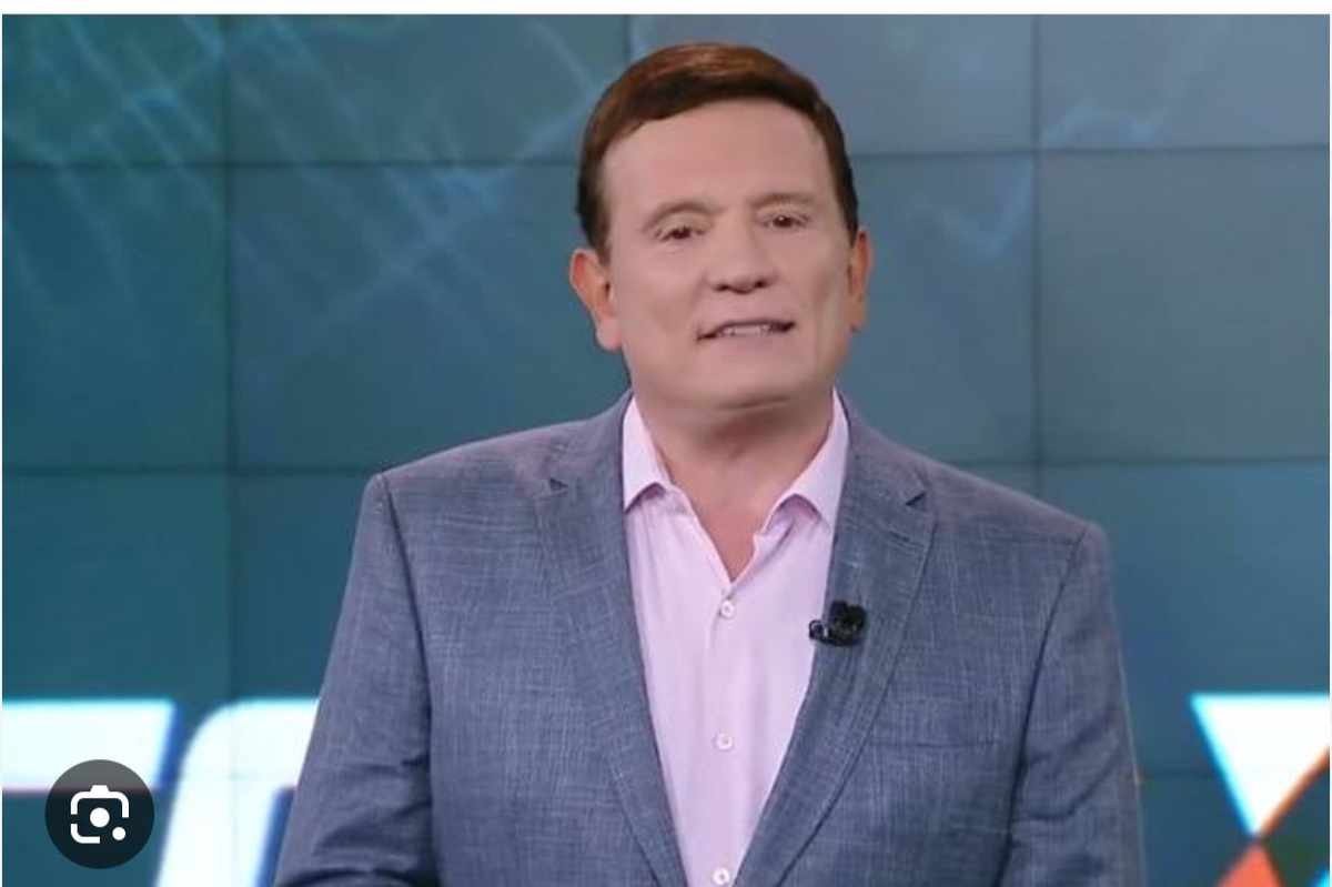Roberto Cabrini diz que se encontra cobrindo a guerra e que vai demorar a voltar pro Brasil