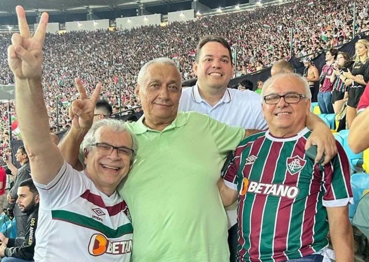 Senador João Vicente Claudino foi ver de perto seu Flu ganhar a Libertadores.