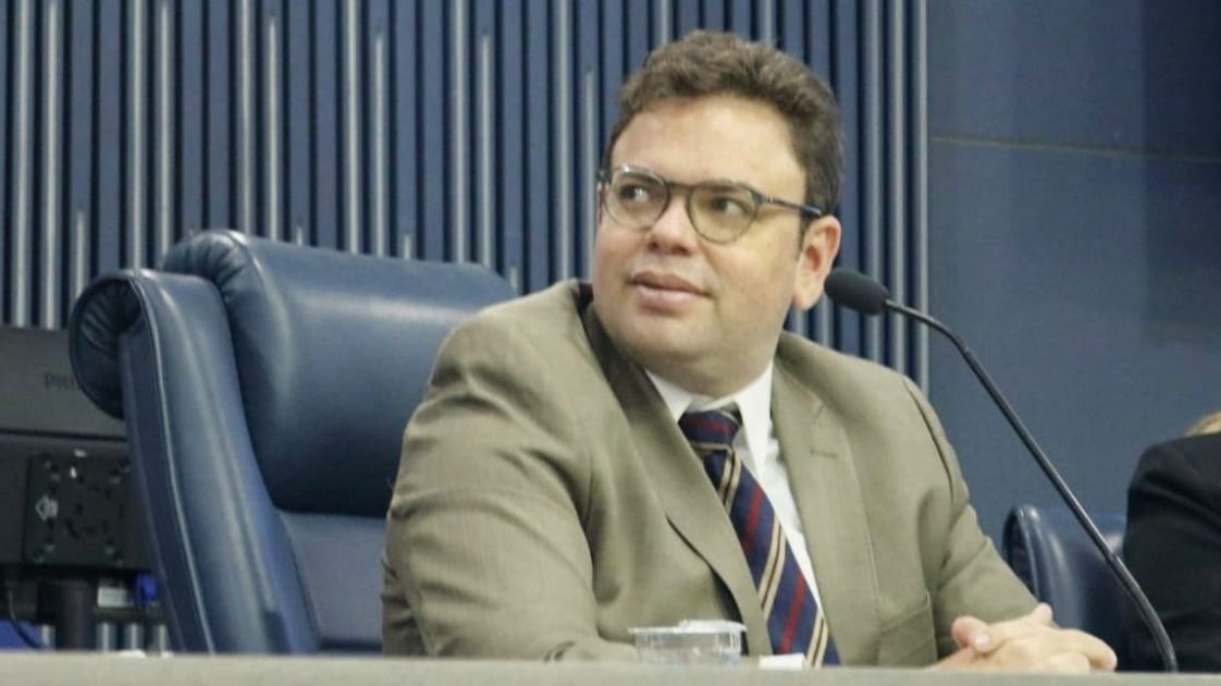 Vereador Aluísio Sampaio, da oposição, lamenta saída de Admilson. Estava bom pra ele?