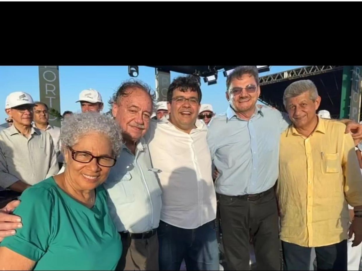 Eles foram: estão aí Rafael com os ex-governadores Freitas Neto, Wilson Martins, Zé Filho e Regina Sousa