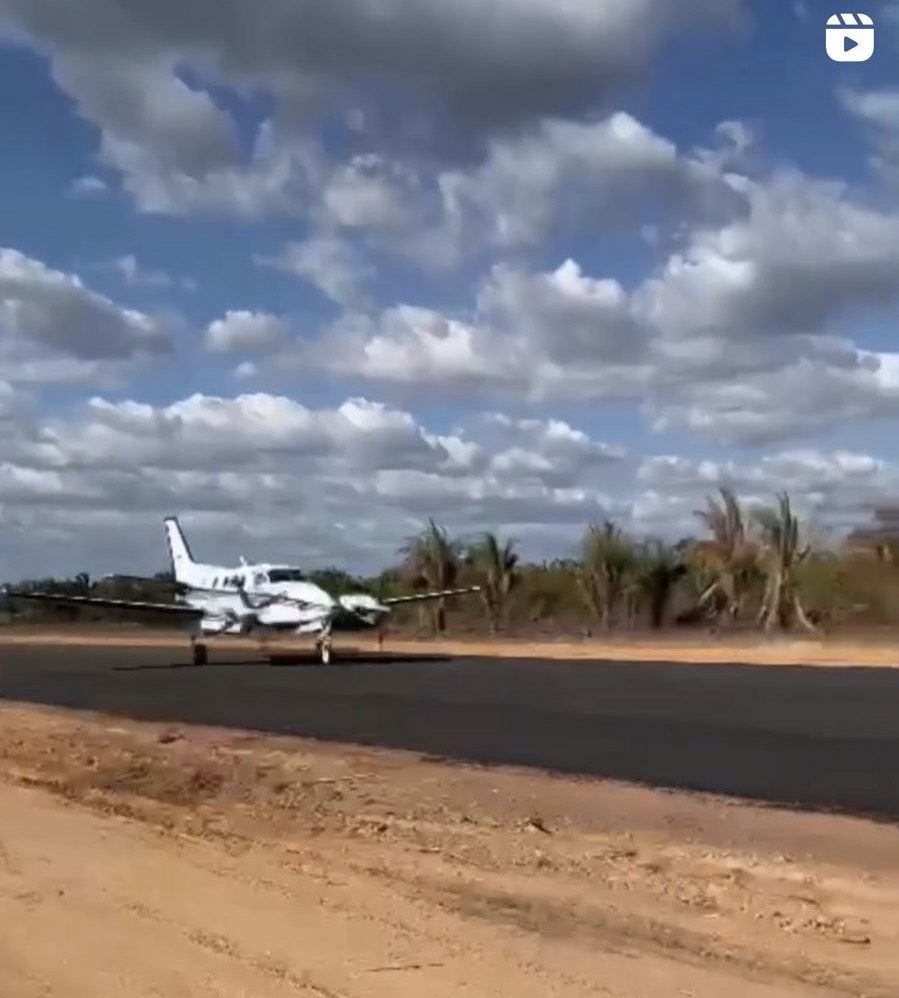 Júlio César ainda nem concluiu a pista de Canaã, mas já fez descer o avião.