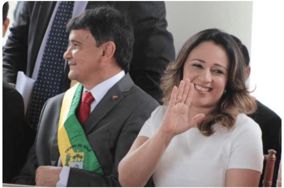 O casal na foto publicada em Veja deste sábado