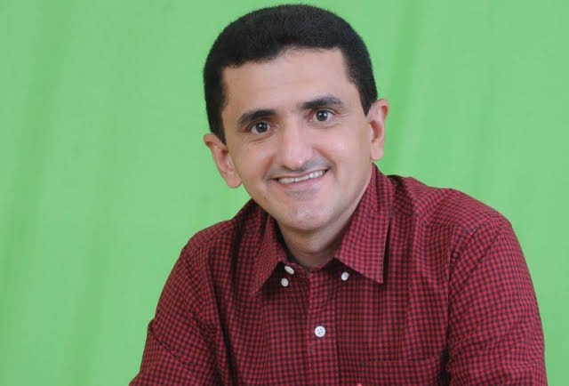 Prefeito Milton Rodrigues, de Floresta, torra o dinheiro minguado da prefeitura em cachê milionário de cantor de forró