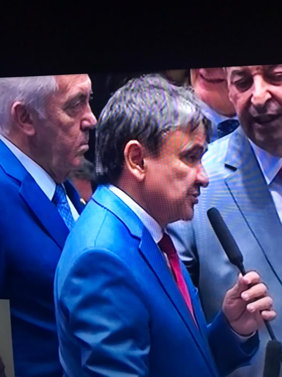 Wellington Dias ficou “preso” no Senado para votar em Flávio Dino e não foi a festa de Rafael no litoral