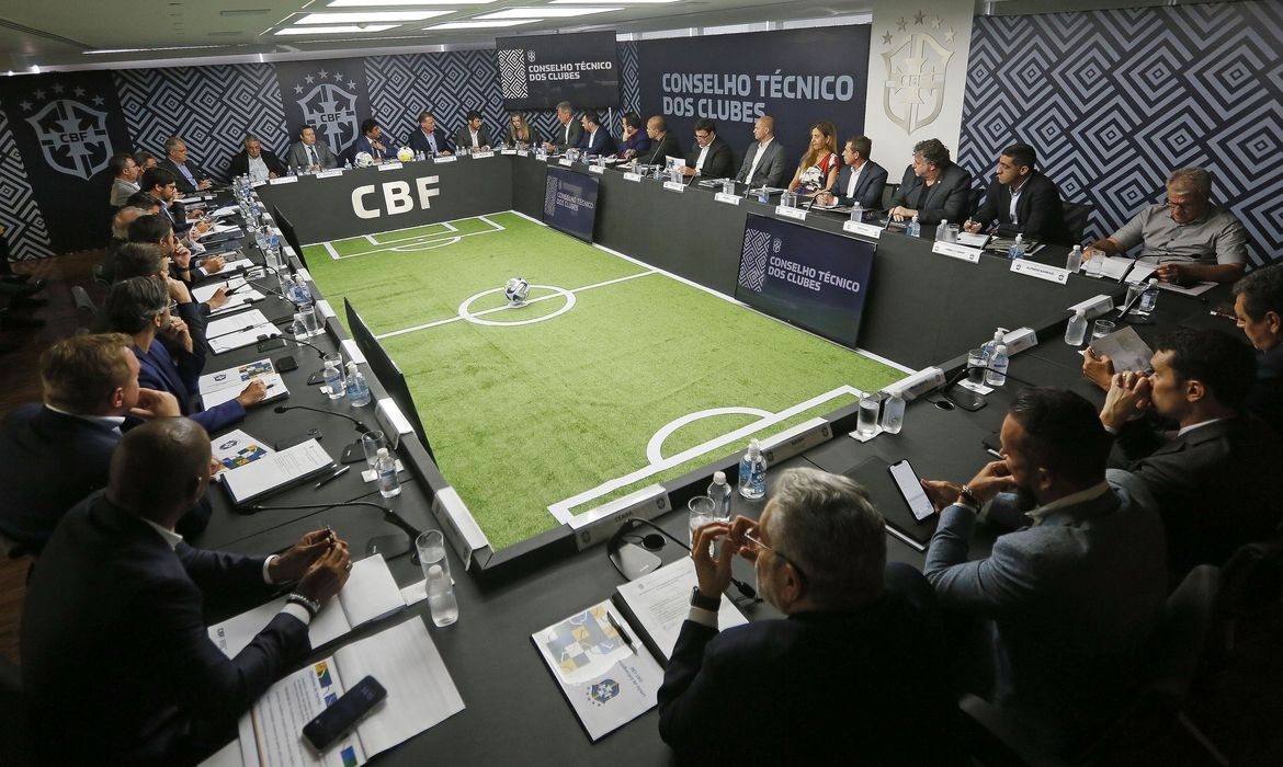 Conselho Técnico da CBF em reunião.