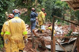 Desabamentos no litoral paulista (Foto: Rovena Rosa/Agência Brasil)