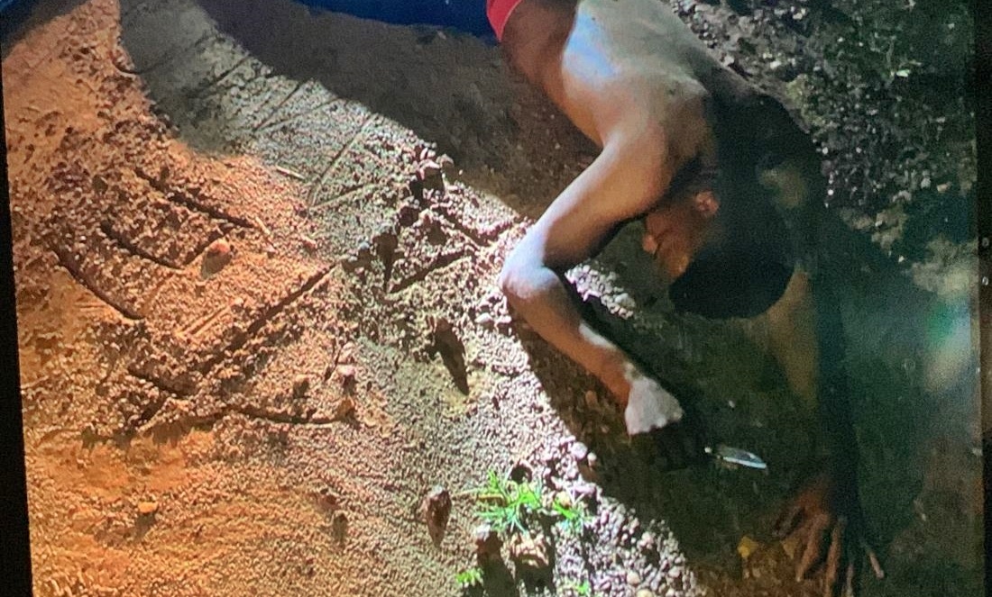 Durante a prisão, o homem tentou se ferir utilizando um canivete