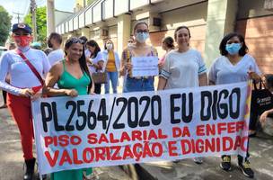Enfermeiros fazem paralisação reivindicando o piso salarial da categoria (Foto: Divulgação)