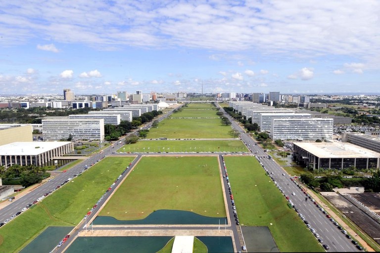Governo realizou quase R$ 2 bilhões em compras com risco de irregularidades