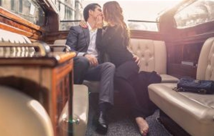 Homens bem-sucedidos preferem ter uma Sugar Baby ao invés de uma namorada