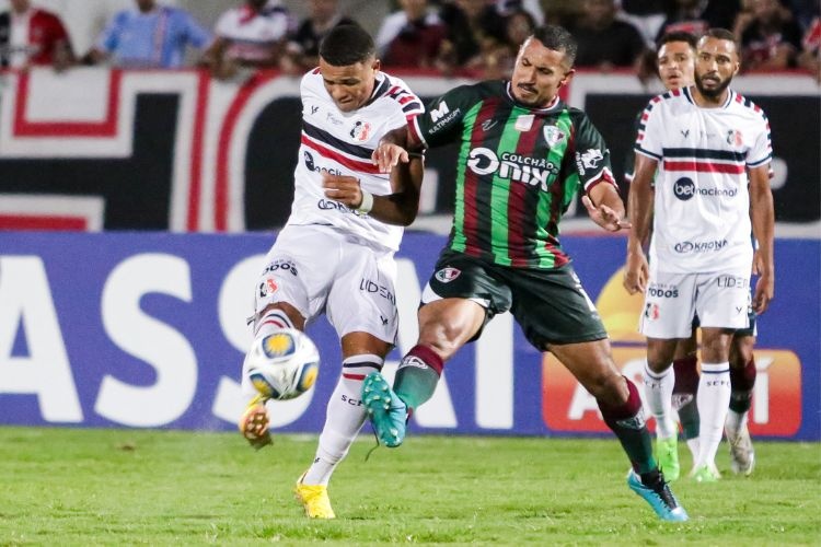 Jadson foi autor de assistência para o gol de Pipico no Santa Cruz