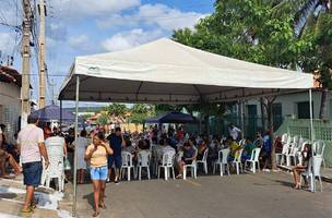 Muitas pessoas prestaram condolências no velório de Maria Rita, na residência de sua mãe. (Foto: Filipe Germano/ Portal Samita)