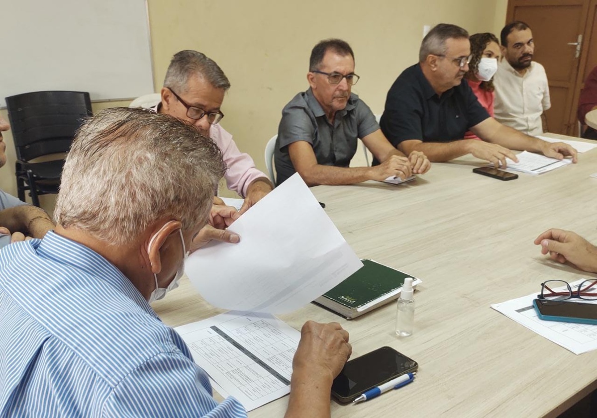 O Comitê de Emergência une diversos órgãos municipais para prevenir desastres e atender às famílias desabrigadas.