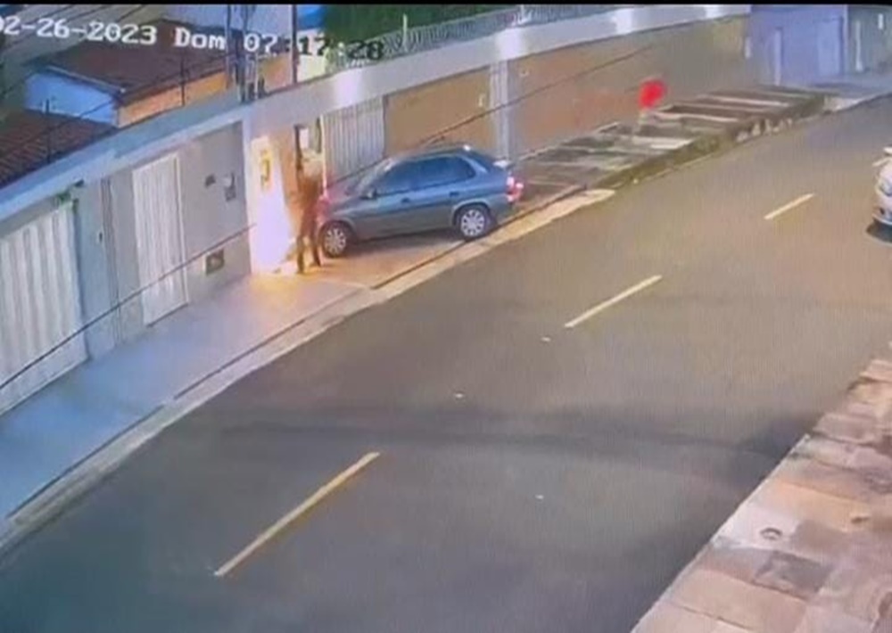 Policial reage a assalto e atira em bandidos na zona Sul de Teresina