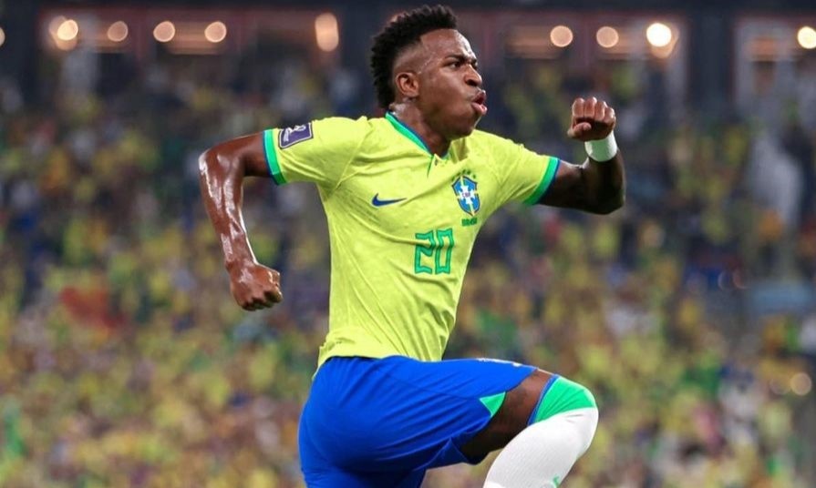 Vini Jr. jogando pela seleção brasileira