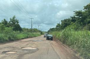 Buracos na estrada prejudicam carros e atrapalham os motoristas (Foto: Reprodução)