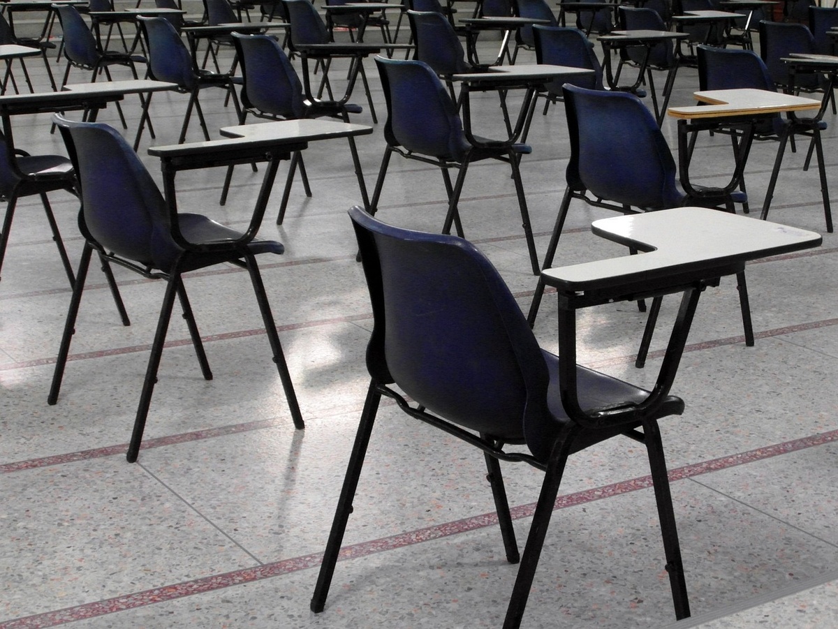 Com a redução dos casos de covid-19, as escolas podem dar prioridade ao processo de ensino